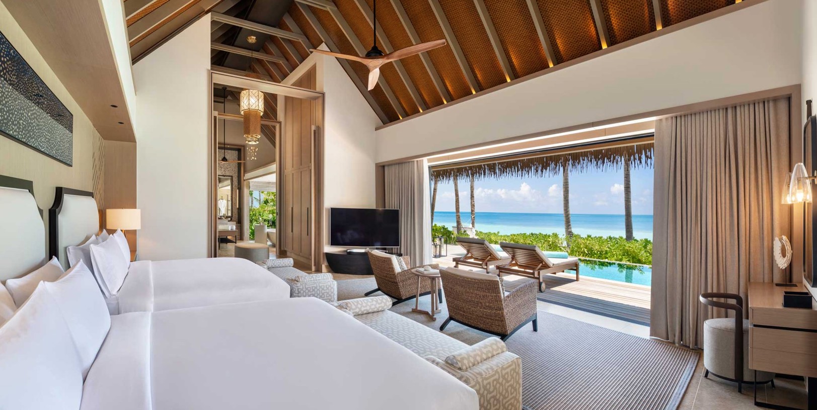Grand Reef Villa with Pool