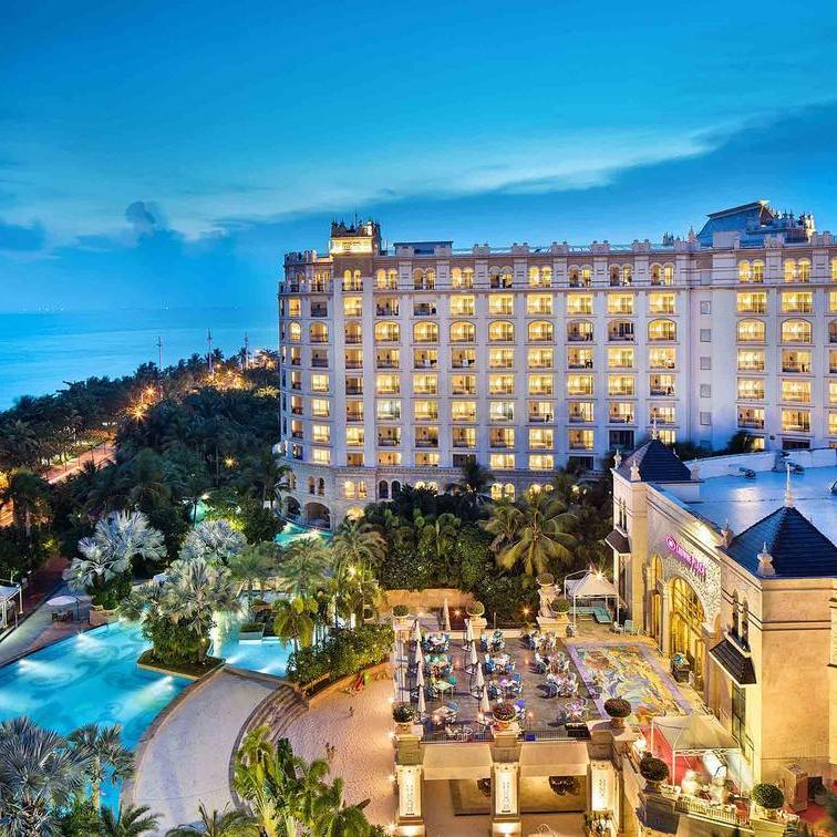 Crowne Plaza Resort Sanya Bay crowne plaza hotel muscat