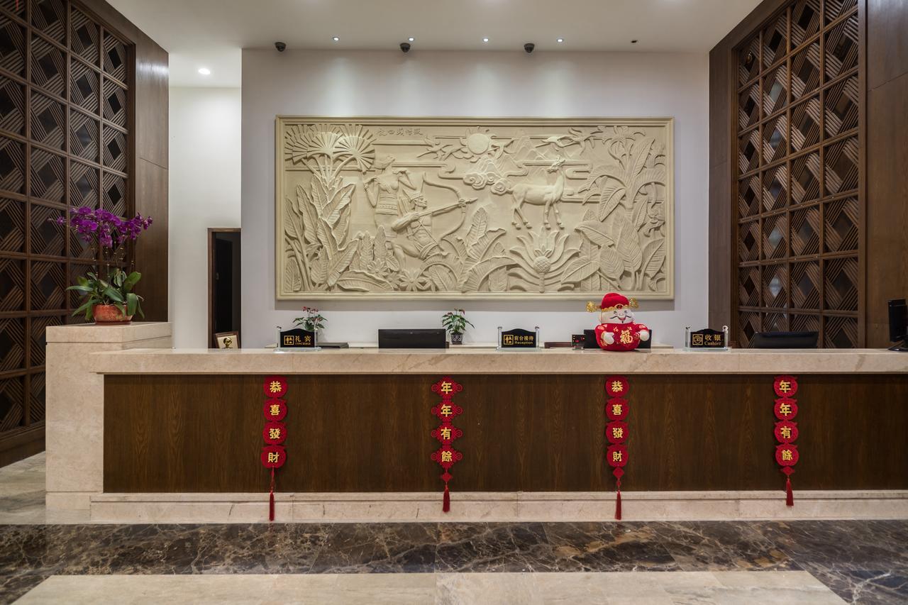 Sanya baohong shanghai huating boutique 4. Baohong Hotel Sanya 4. Sanya Baohong Shanghai Huating Boutique Hotel. Sanya Shanghai Huating Boutique Resort Hotel 4*. Тур в отель Sanya Shanghai Huating Boutique Resort Hotel 5*.