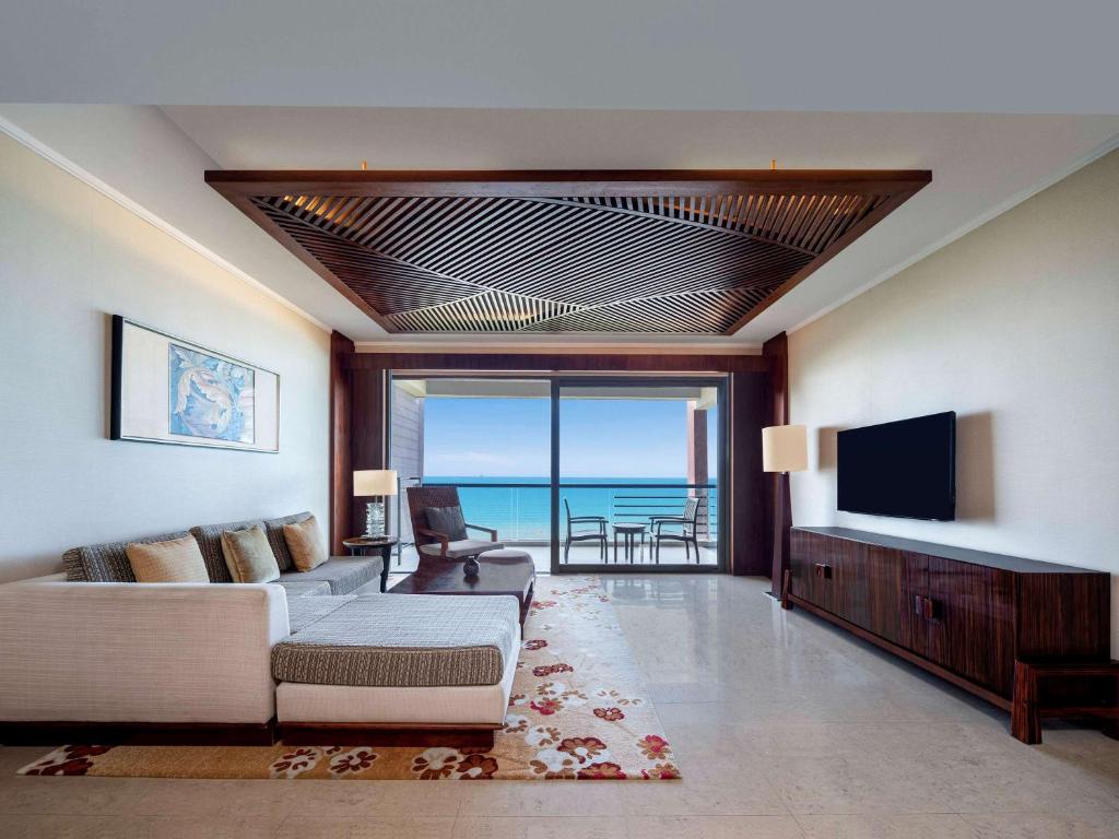 Отель Pullman Oceanview Sanya Bay Resort & Spa, Санья Бэй: забронировать  тур в отель, фото, описание, рейтинг