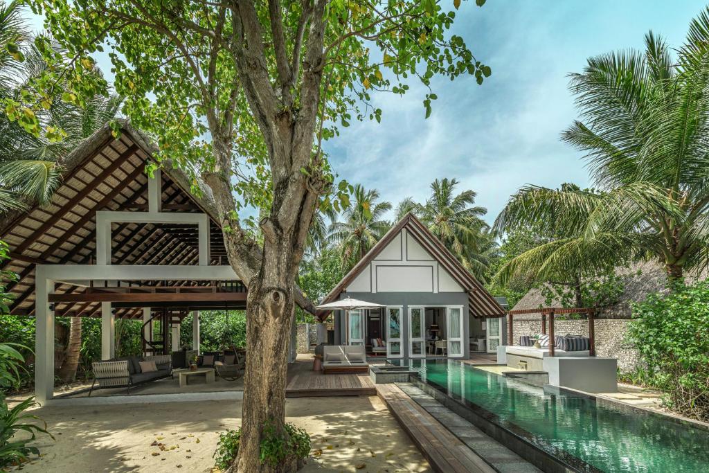 Beach Villa with Pool