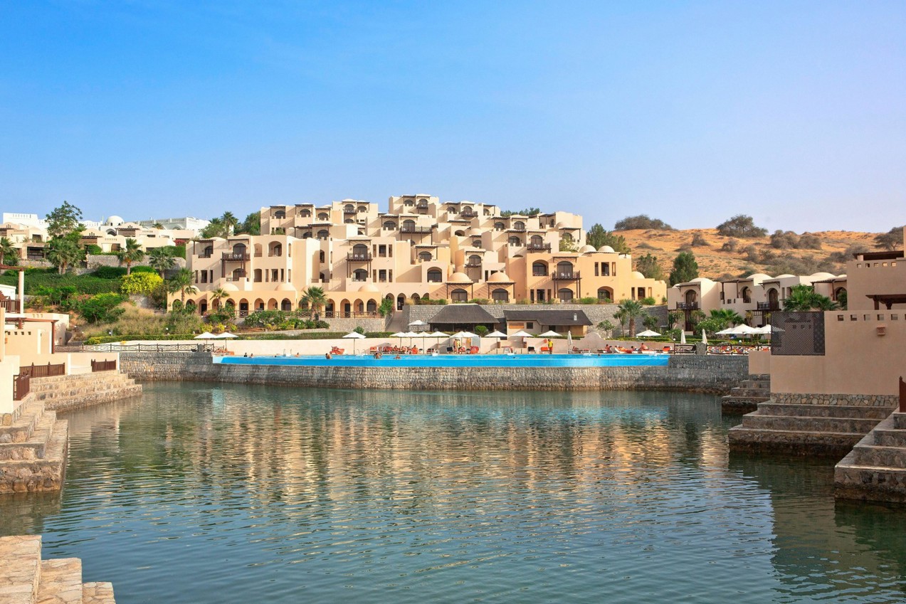 Отель The Cove Rotana Resort Ras Al Khaimah, Пляжные отели Рас-эль-Хаймы:  забронировать тур в отель, фото, описание, рейтинг