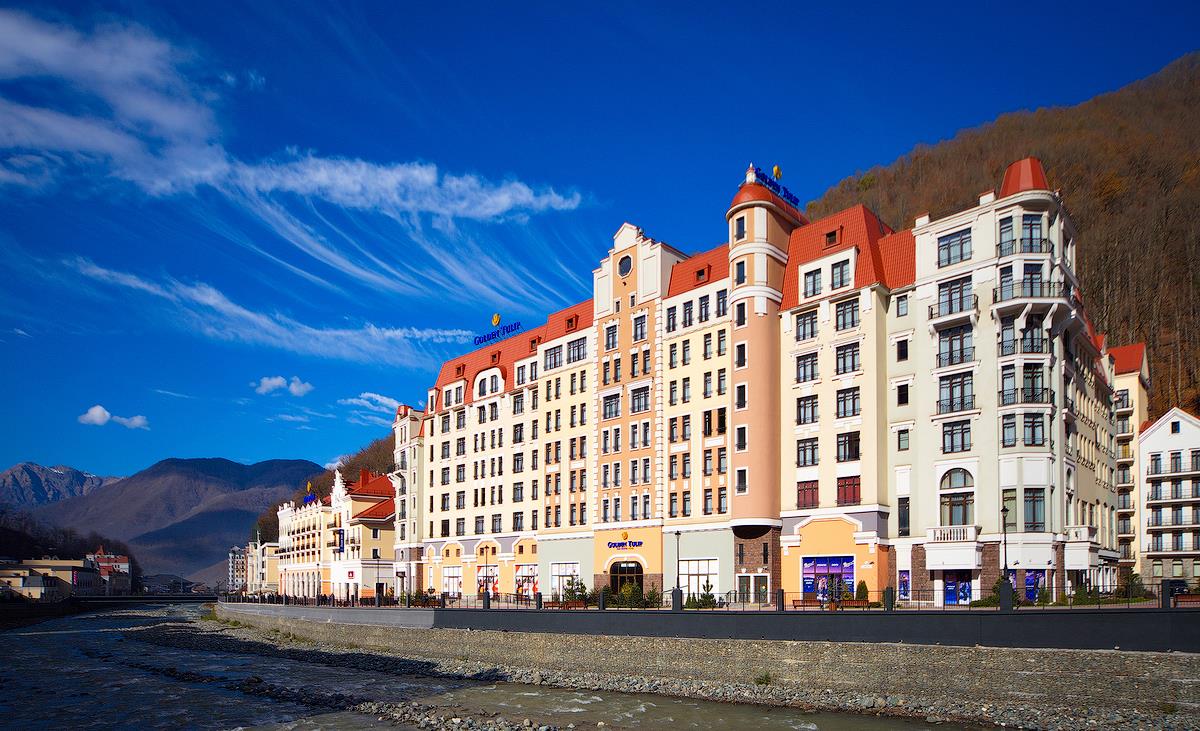 Отель Golden Tulip Rosa Khutor, отель, Красная Поляна: забронировать тур в  отель, фото, описание, рейтинг