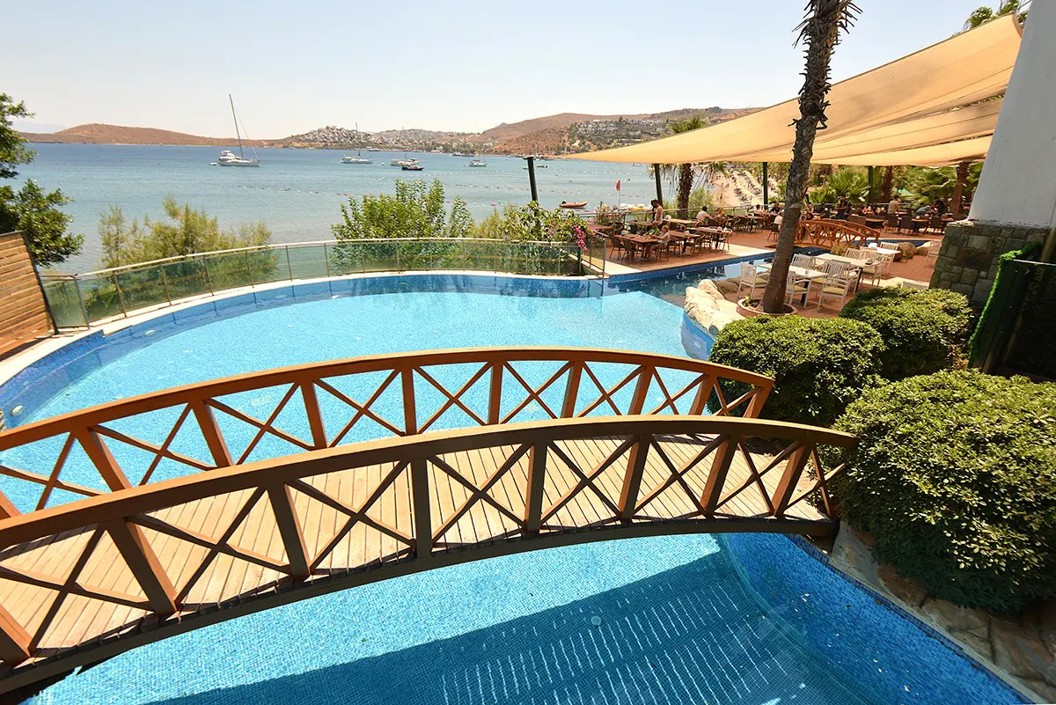 Отель на первой линии. Jura Hotels Bodrum Resort 4. Бодрум Маяк. Trek Bodrum 4. Jura Hotels Bodrum 5*.