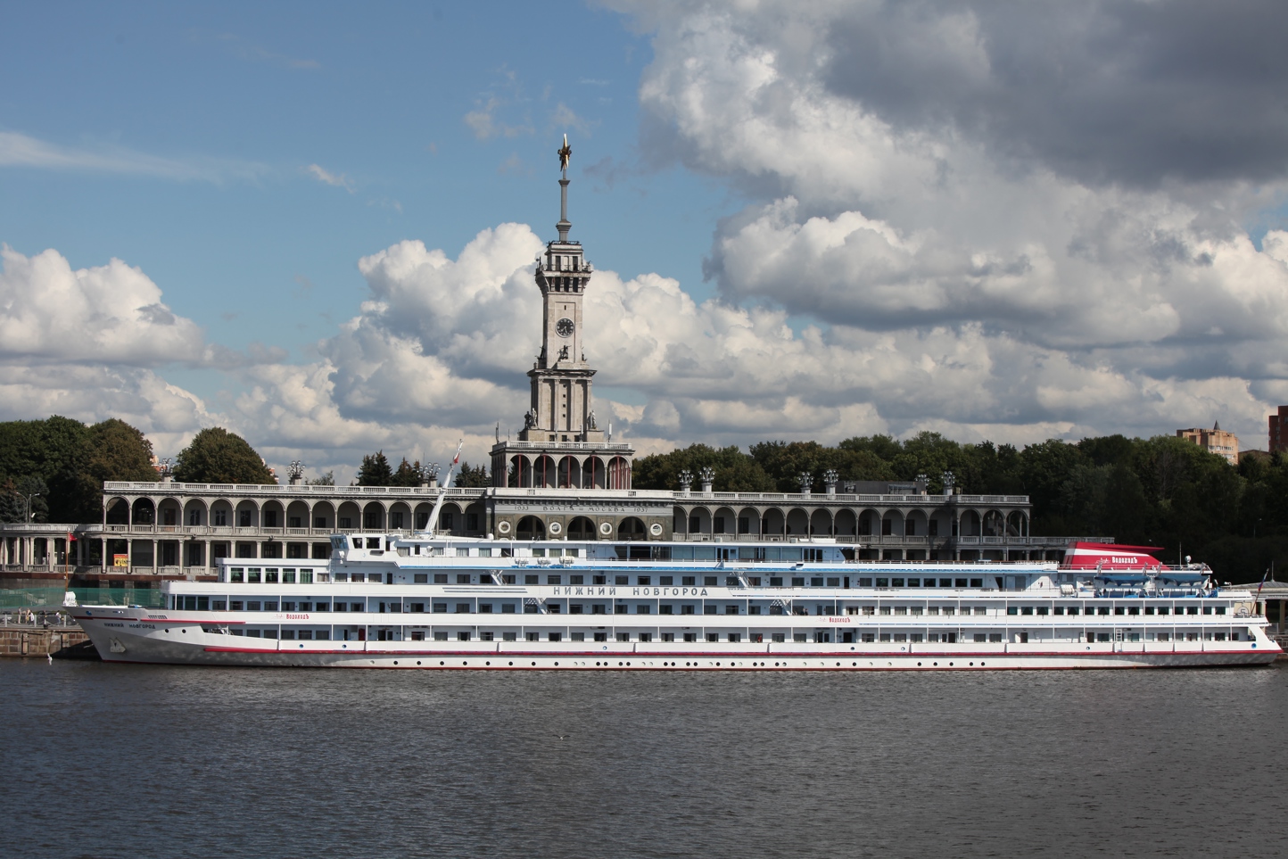 Отель Т/х FUN&SUN CRUISE Нижний Новгород рейс Санкт-Петербург – Москва,  Круизы: забронировать тур в отель, фото, описание, рейтинг