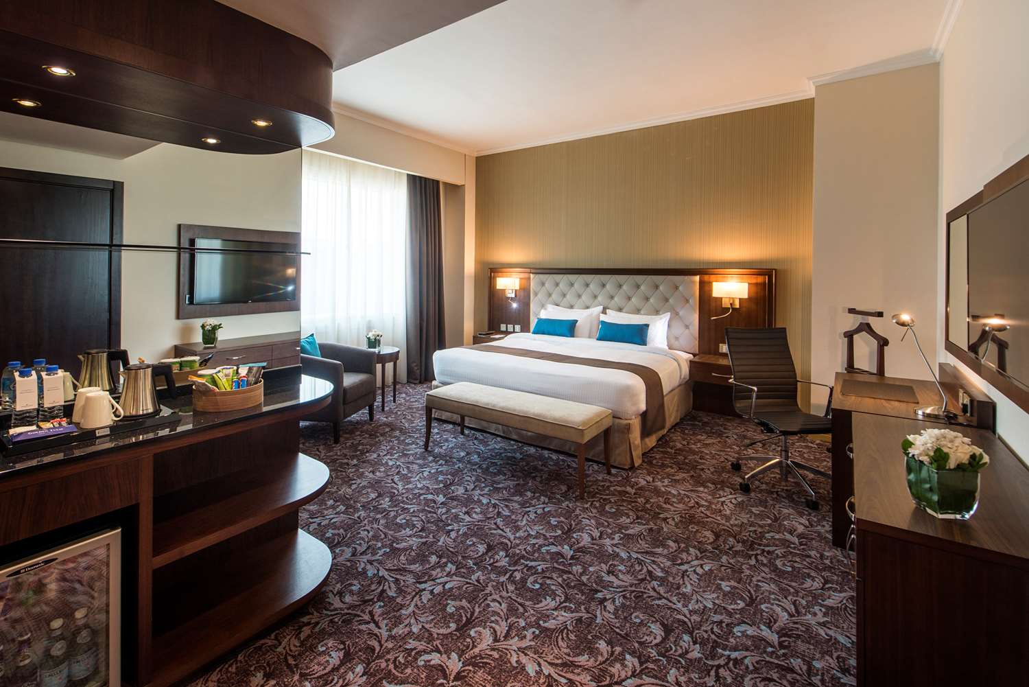 Golden tulip president